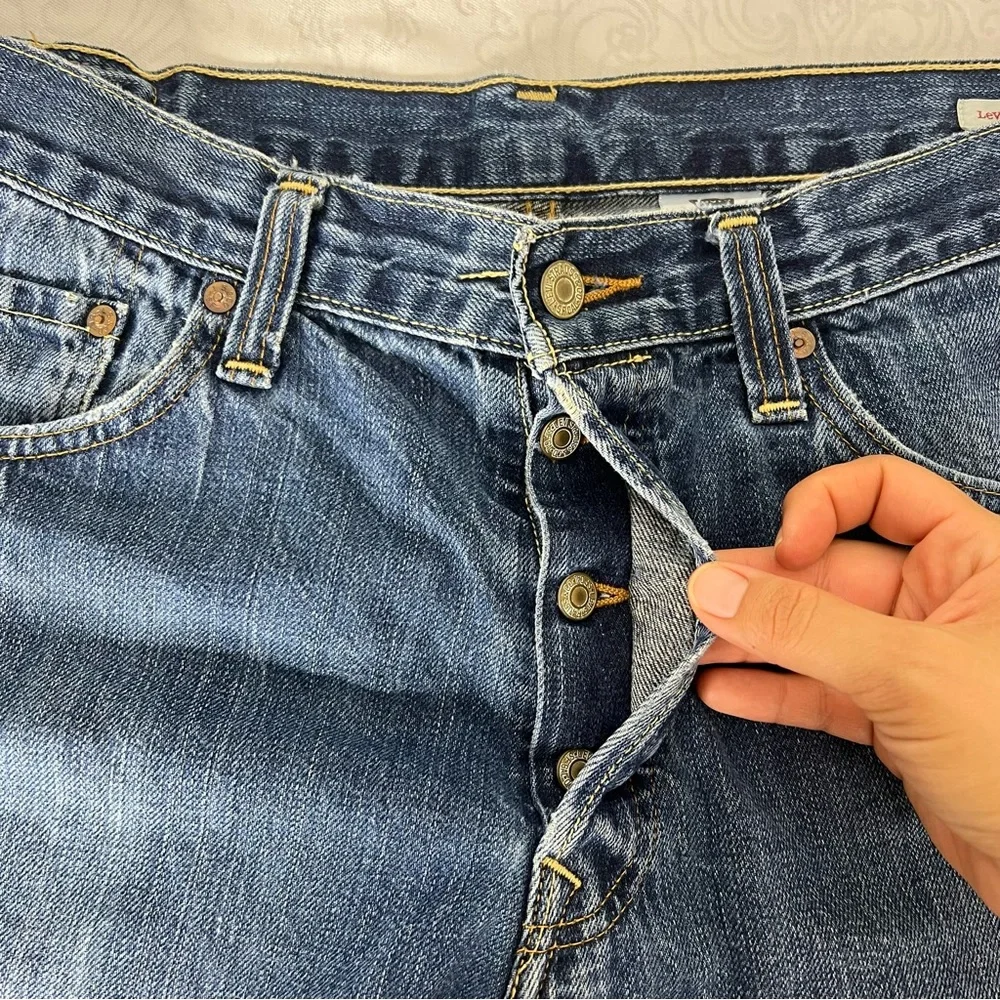 Levi’s Y2K Ryan Low Slung Loose Straight Cut Off Button Fly Shorts Size 34